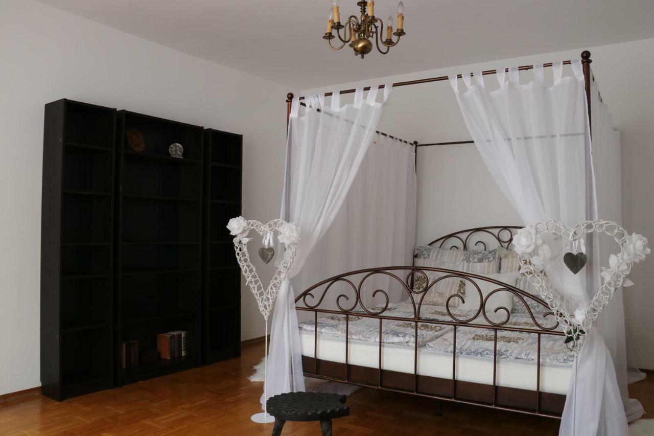 The Lakehouse Villa Neusiedl Am See Wienerstrasse 8 מראה חיצוני תמונה