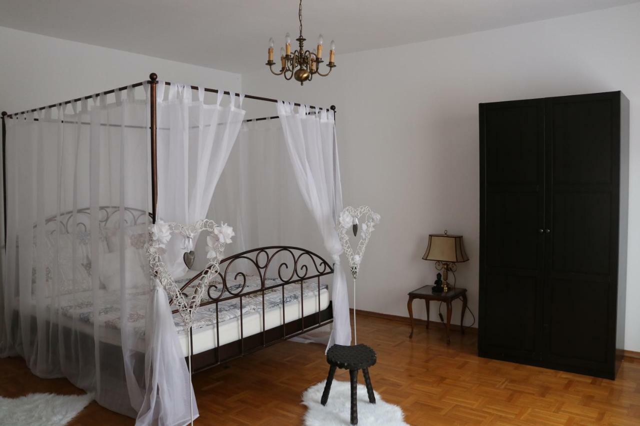 The Lakehouse Villa Neusiedl Am See Wienerstrasse 8 מראה חיצוני תמונה