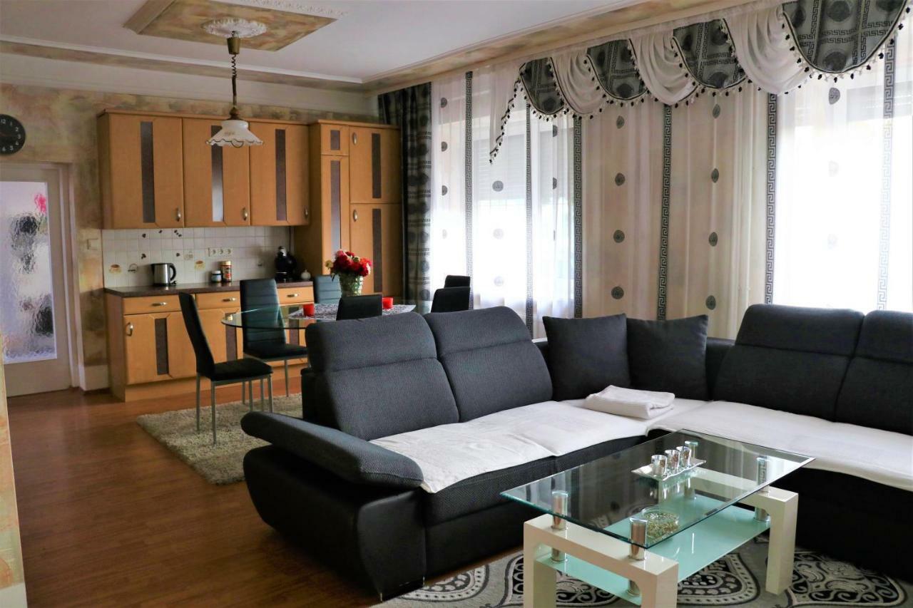 The Lakehouse Villa Neusiedl Am See Wienerstrasse 8 מראה חיצוני תמונה
