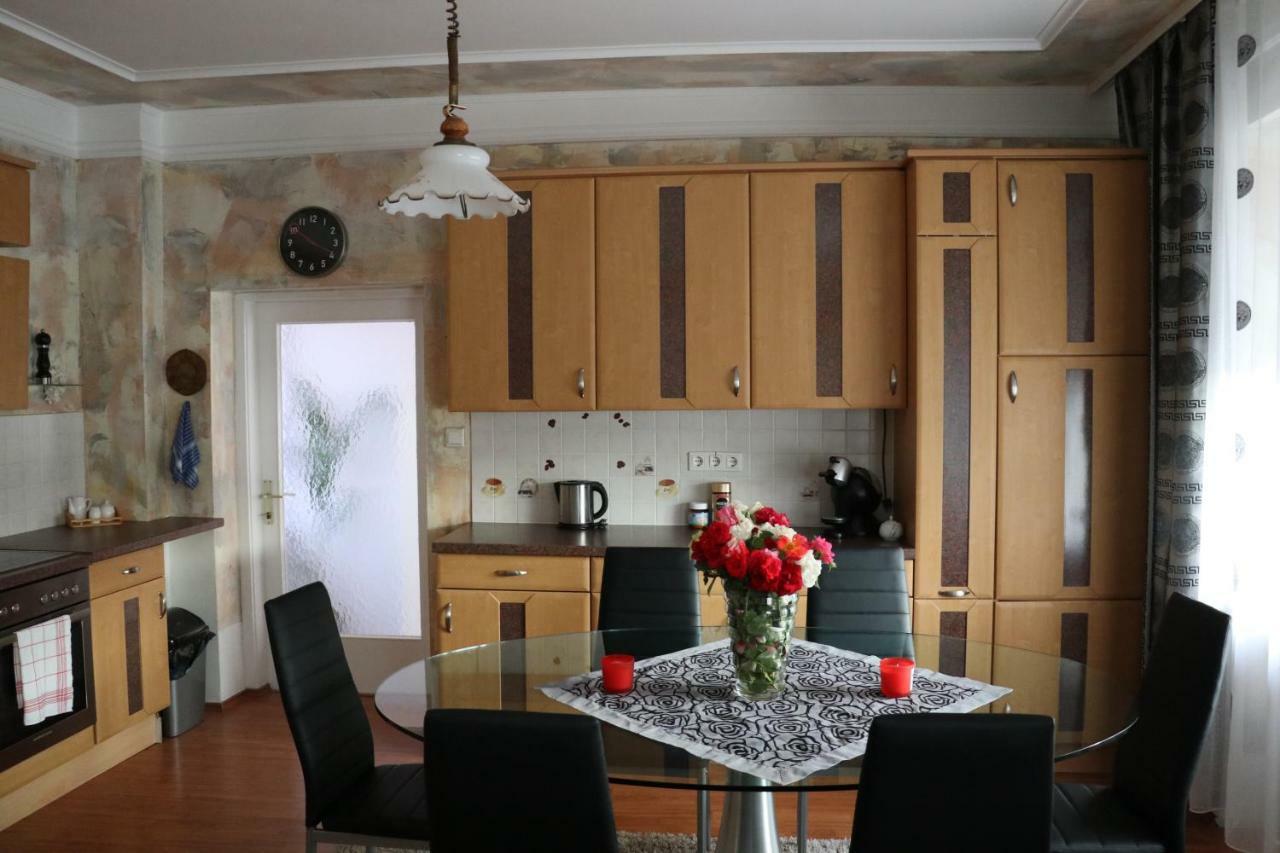 The Lakehouse Villa Neusiedl Am See Wienerstrasse 8 מראה חיצוני תמונה