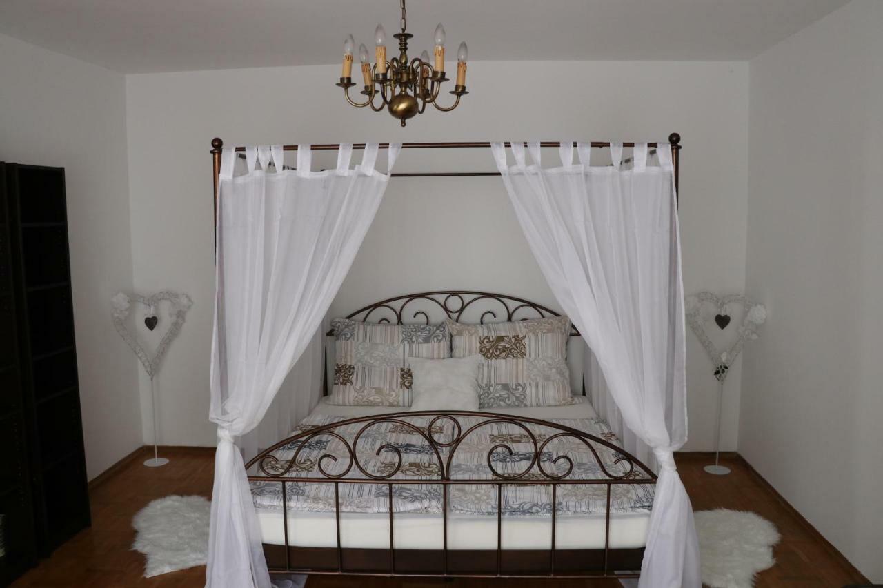 The Lakehouse Villa Neusiedl Am See Wienerstrasse 8 מראה חיצוני תמונה