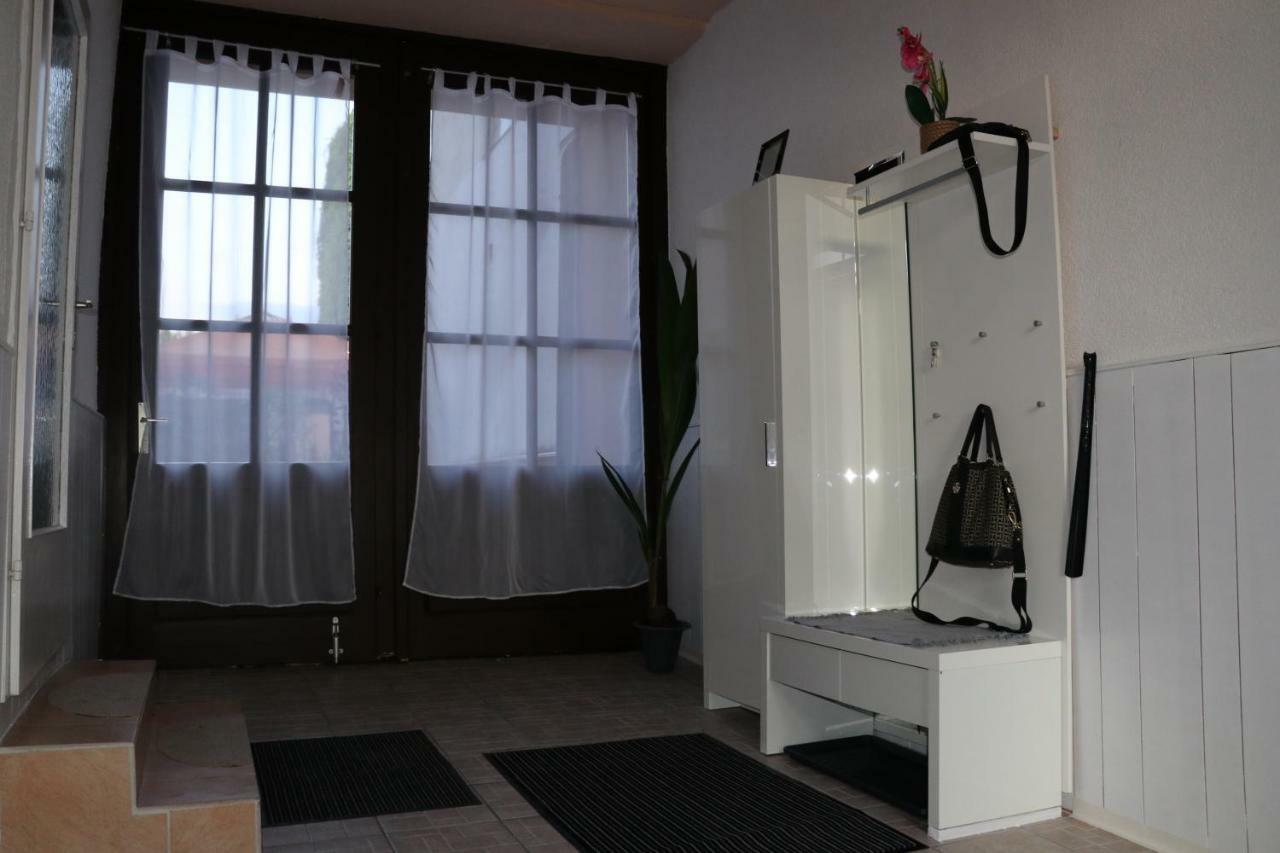 The Lakehouse Villa Neusiedl Am See Wienerstrasse 8 מראה חיצוני תמונה