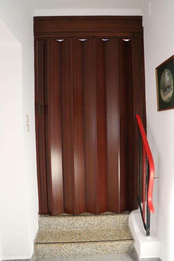 The Lakehouse Villa Neusiedl Am See Wienerstrasse 8 מראה חיצוני תמונה